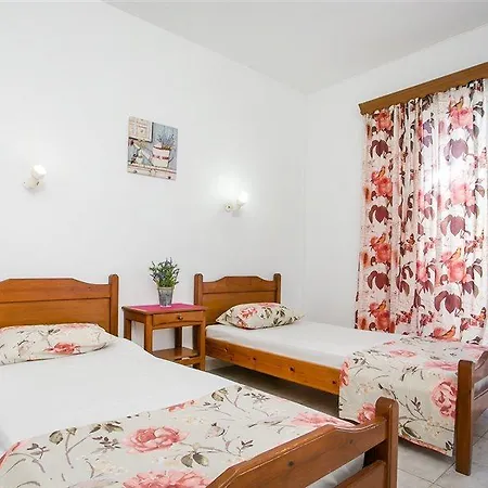 Lisabeth 3* פליראקי