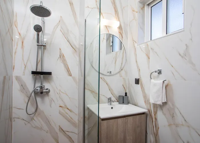 Lisabeth 팔리라키