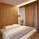 Lisabeth 3* 法里拉基