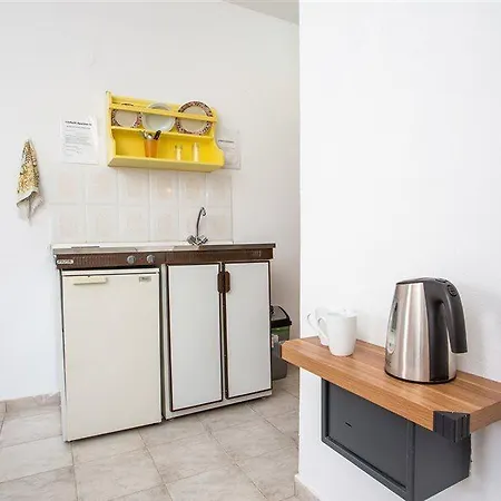 Lisabeth ファリラキ