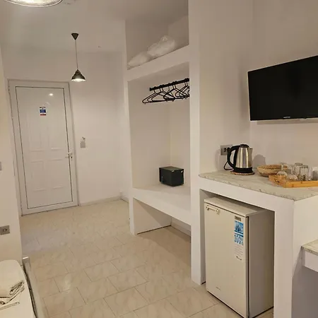 Lisabeth ファリラキ