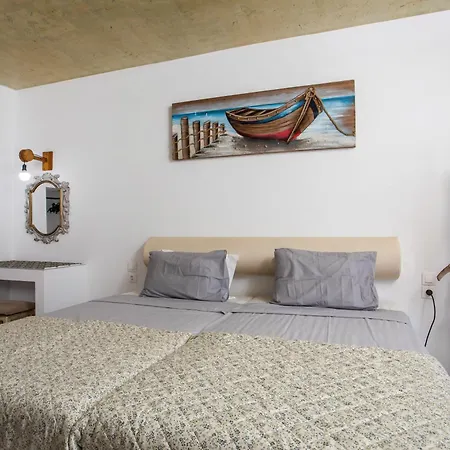 Lisabeth ホテル ファリラキ