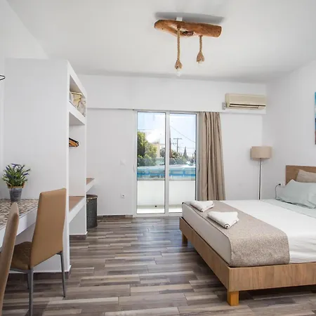 Lisabeth ホテル ファリラキ