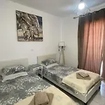 Lisabeth 3*